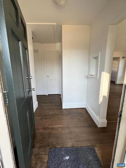 Foto del edificio - 1545 Rugby Ave