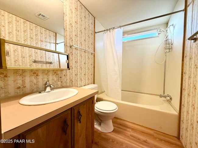 Building Photo - 950 Tumbleweed Dr