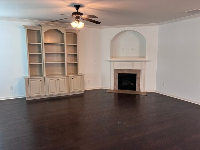 Building Photo - 2491 Mimms Ln