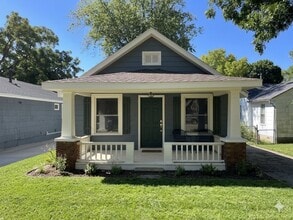 Building Photo - 305 E 79th Terrace