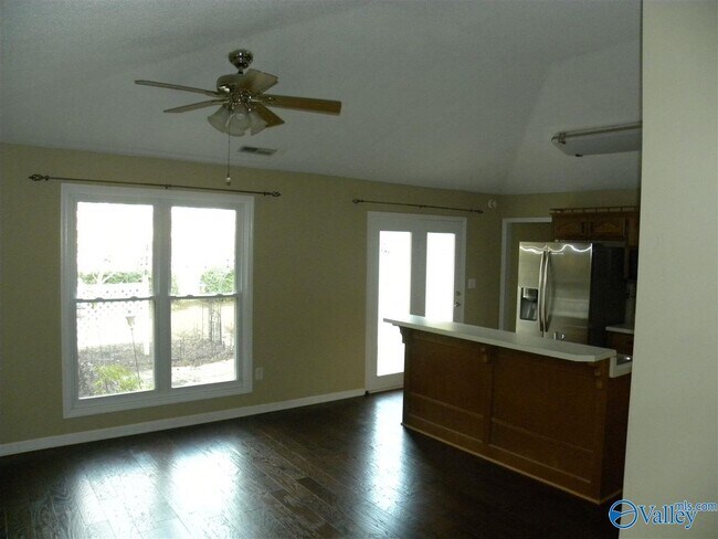 Foto del edificio - 104 Prairie Ct