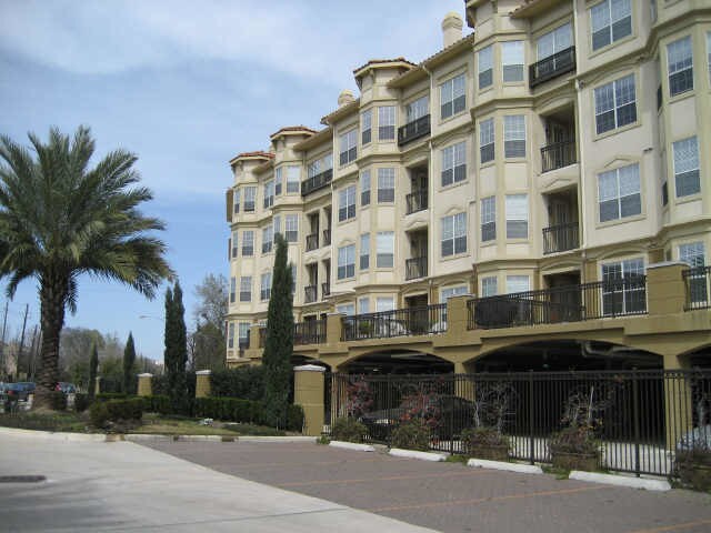Foto del edificio - 7575 Kirby Dr