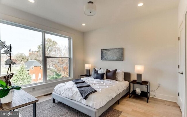 Building Photo - 631 Florida Ave NE