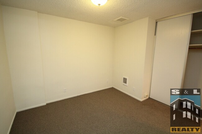 Foto del edificio - 1253 Bush St