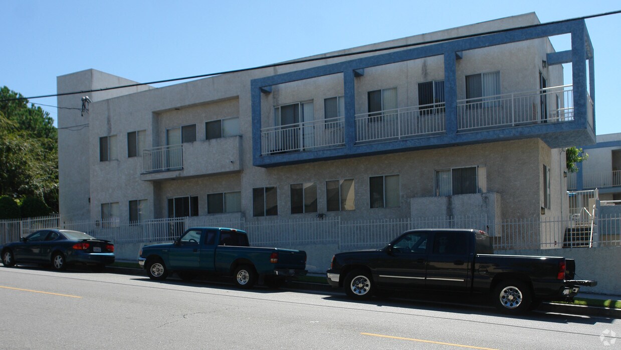 Building Photo - Apperson Villas