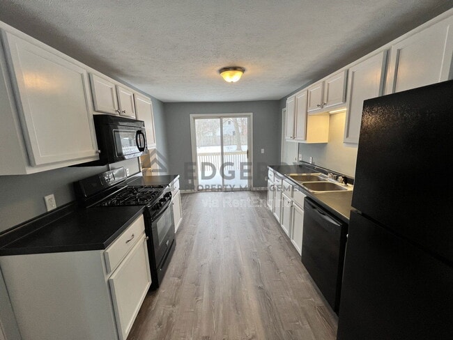 Foto del edificio - 1046 Ducey Ave