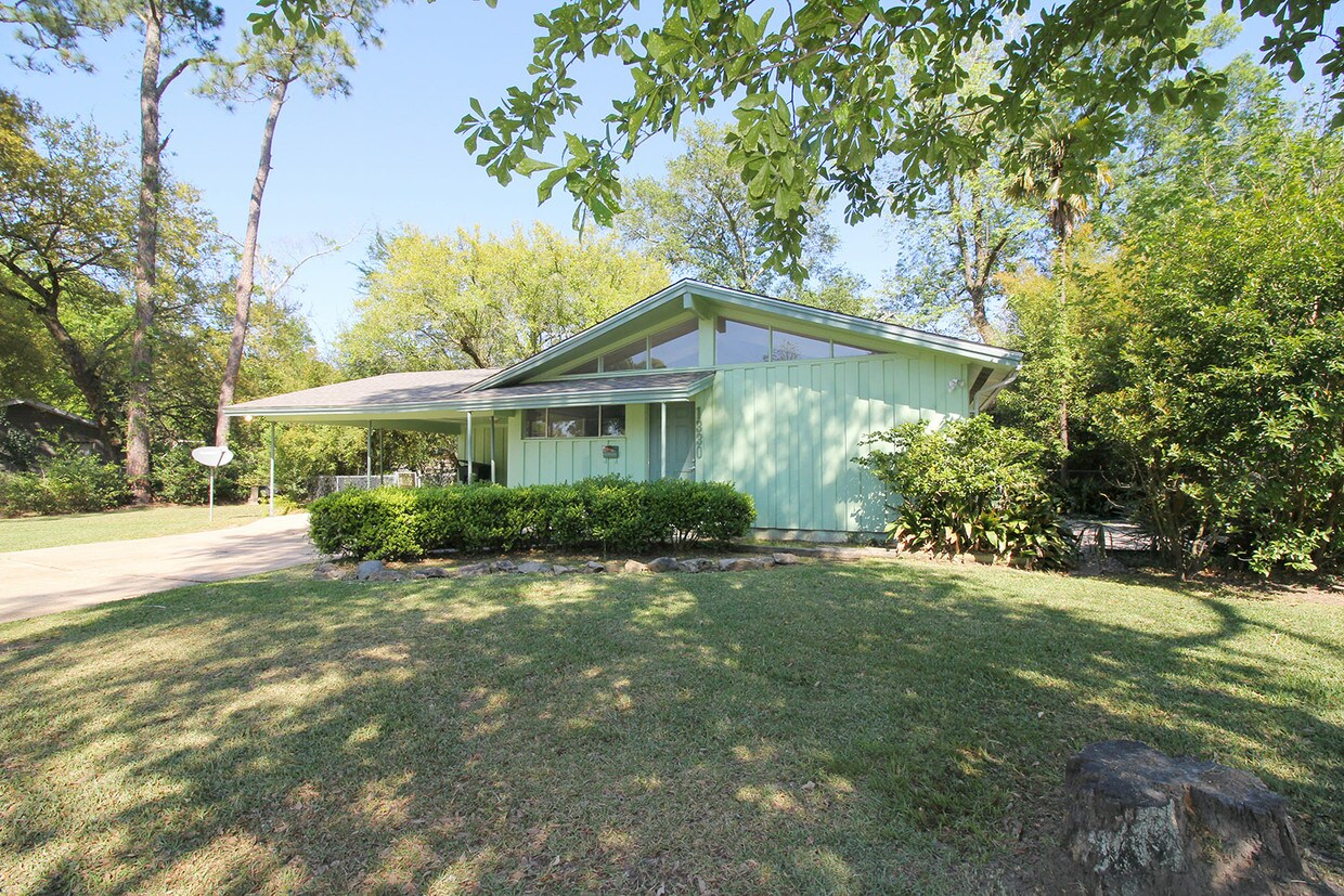 Primary Photo - 1330 Rikisha Ln