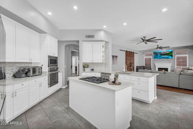 Foto del edificio - 3825 N Desert Oasis Cir