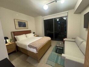 Building Photo - 11 NE 6th St