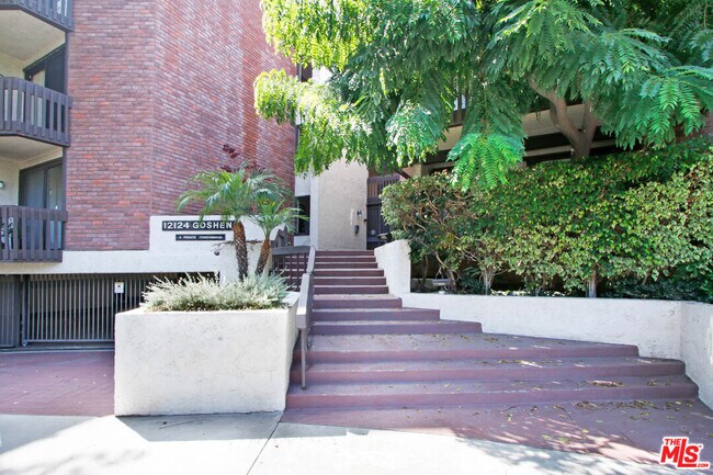 Foto del edificio - 12124 Goshen Ave