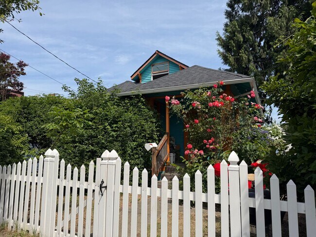 Foto del edificio - Charming 1,100 Sq Ft 2BR Home in South Park - Prime Seattle Location - Washer/Dryer in Unit!
