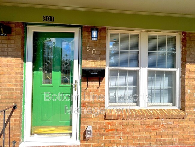 Building Photo - 801 Ridgedale Ct
