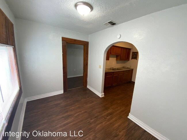 Building Photo - 3 br, 1 bath House - 2708 S. Brock Drive