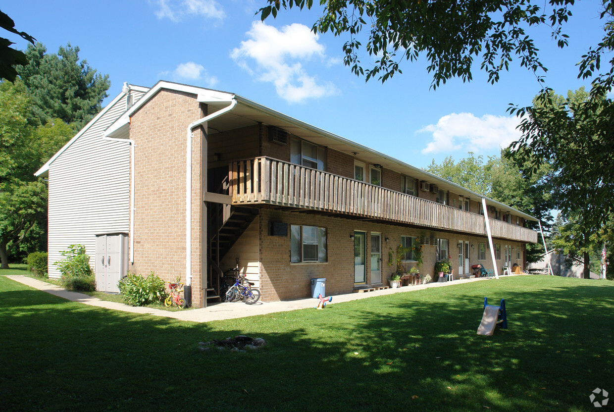 Primary Photo - Bridge Street Apartments