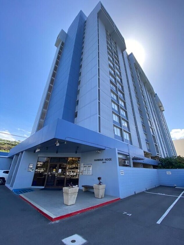 3045 Ala Napuaa Pl Unit 1617, Honolulu, HI 96818 Condo for Rent in