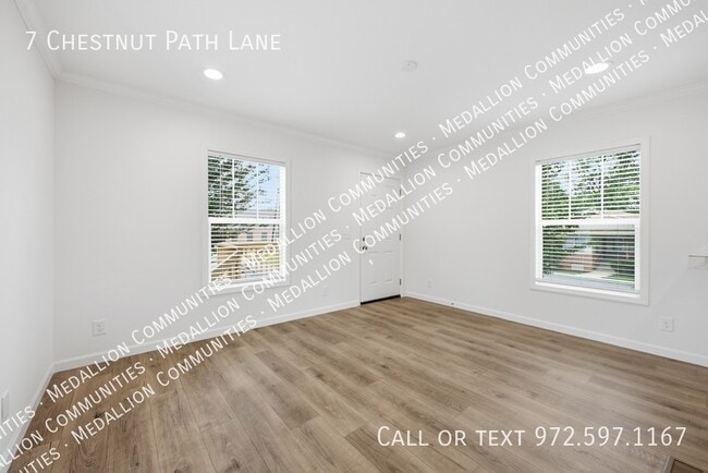 Building Photo - 7 Chestnut Path Ln