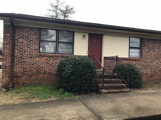 Primary Photo - 100 Burdine Rd