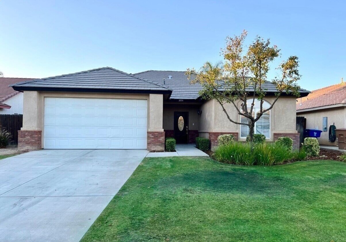10914 New Forest Dr, Bakersfield, CA 93312 House Rental in