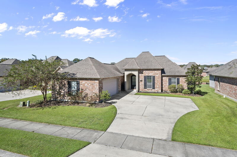 Foto principal - 16923 Bradford Ave