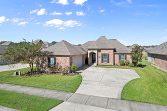 Building Photo - 16923 Bradford Ave