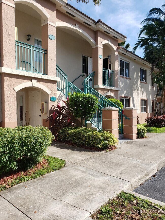 1250 SE 28th Ct, Homestead, FL 33035 Apartments Homestead, FL