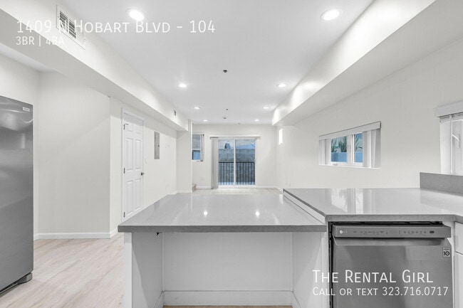 Building Photo - 1409 N Hobart Blvd