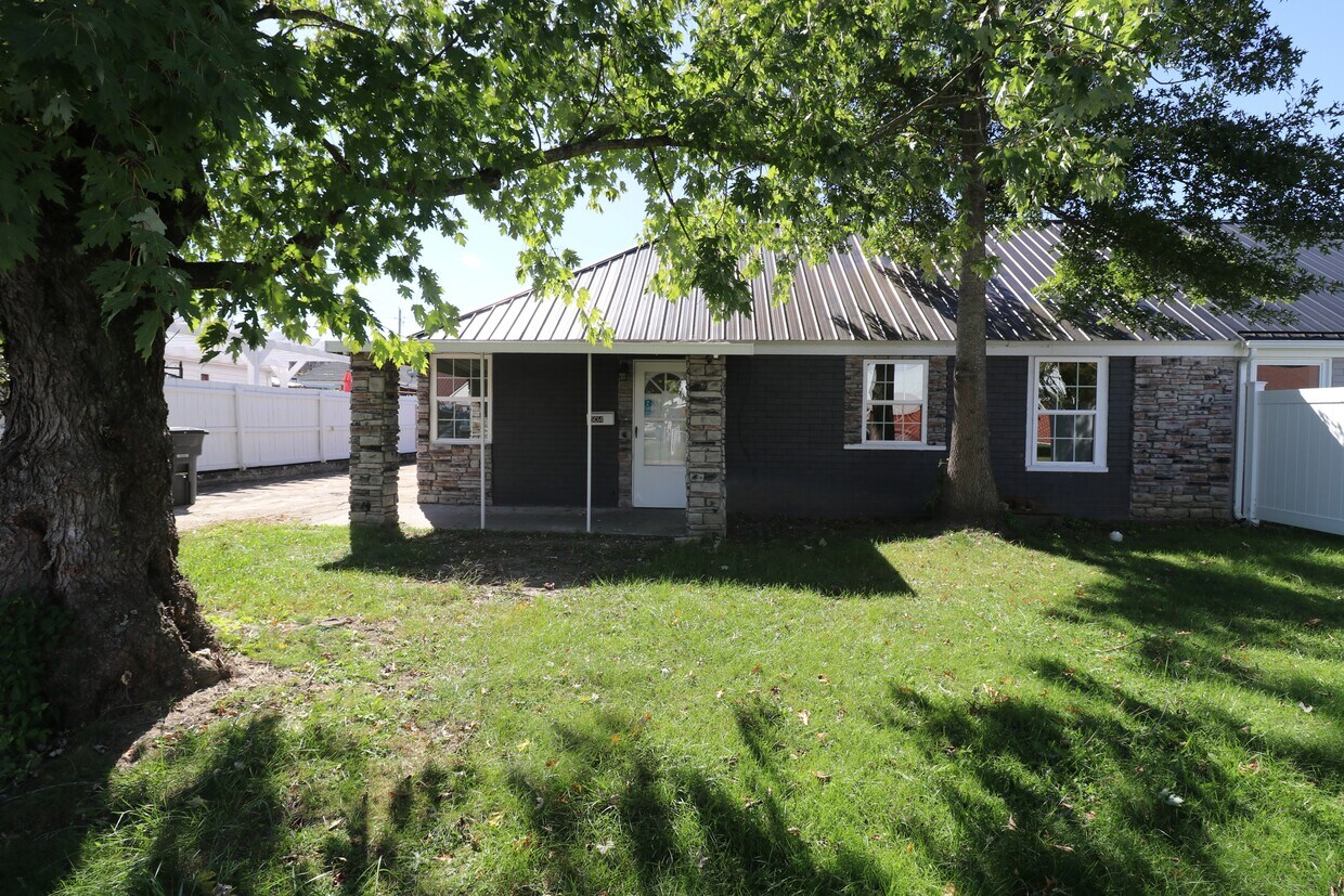 Primary Photo - 504 Sequoyah Dr