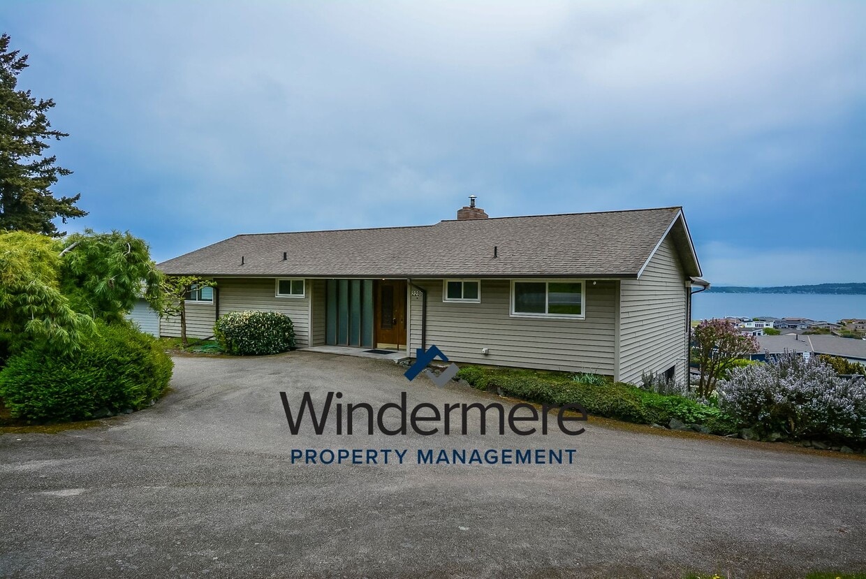 2296 Mariner Beach Dr, Oak Harbor, WA 98277 House Rental in Oak