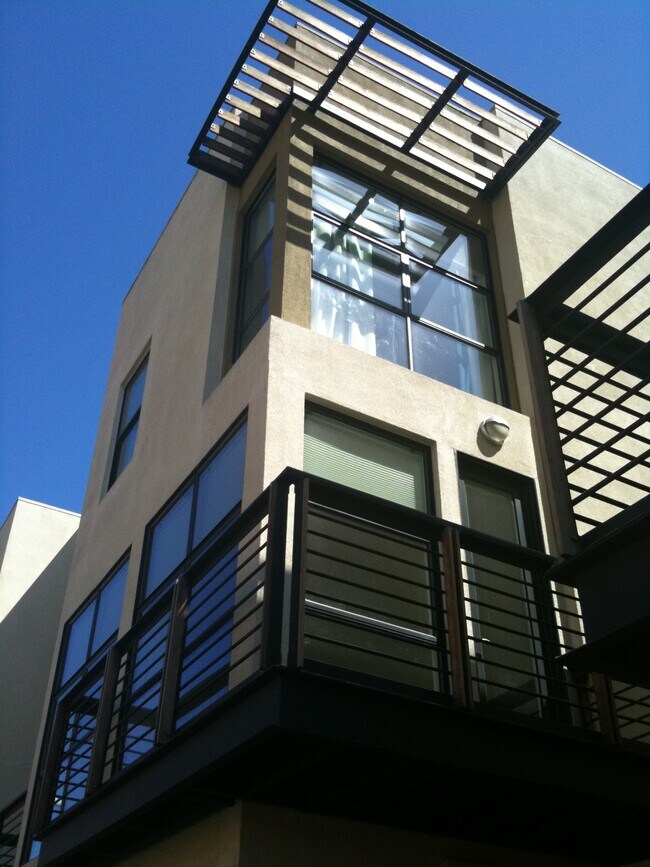 Building Photo - 1215 67th Street