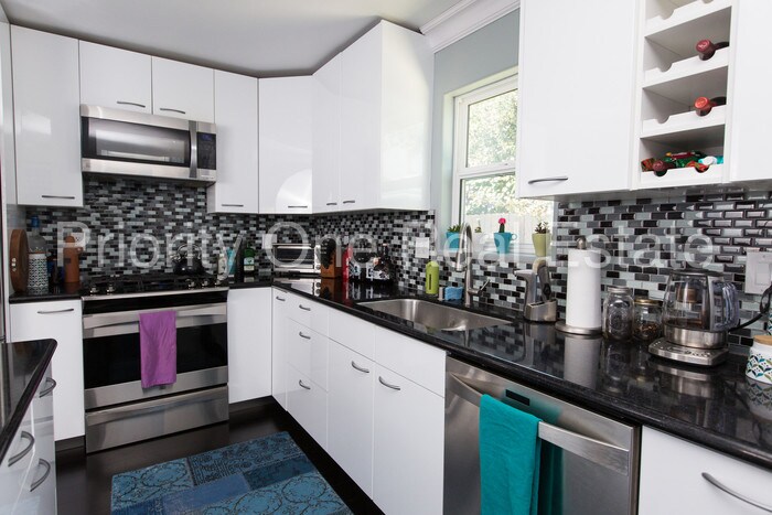 Primary Photo - 3266 Copley Ave