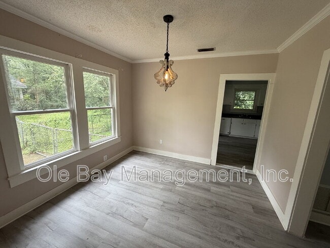 Building Photo - 731 Jemison St