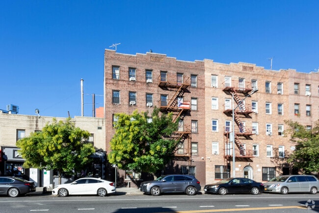 Building Photo - 1517 White Plains Rd
