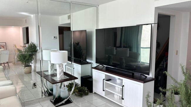 Foto del edificio - 2055 SW 122nd Ave