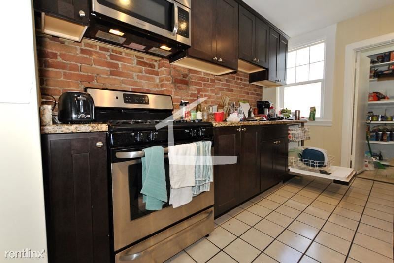Primary Photo - 5 br, 4 bath House - 17 Bennett St