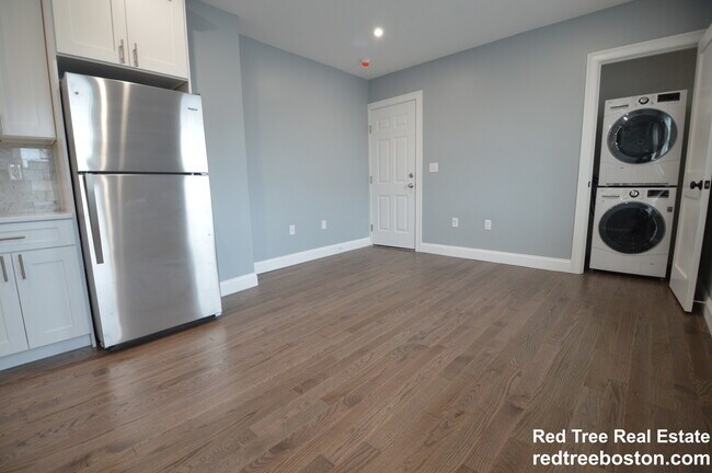 Building Photo - 17 Spring Garden St