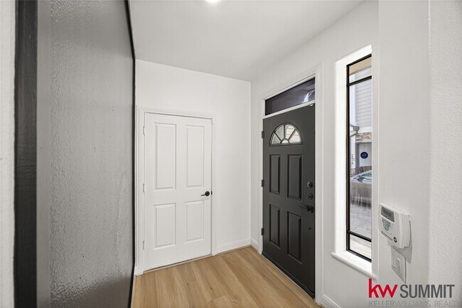 Building Photo - 2410 Calumet St