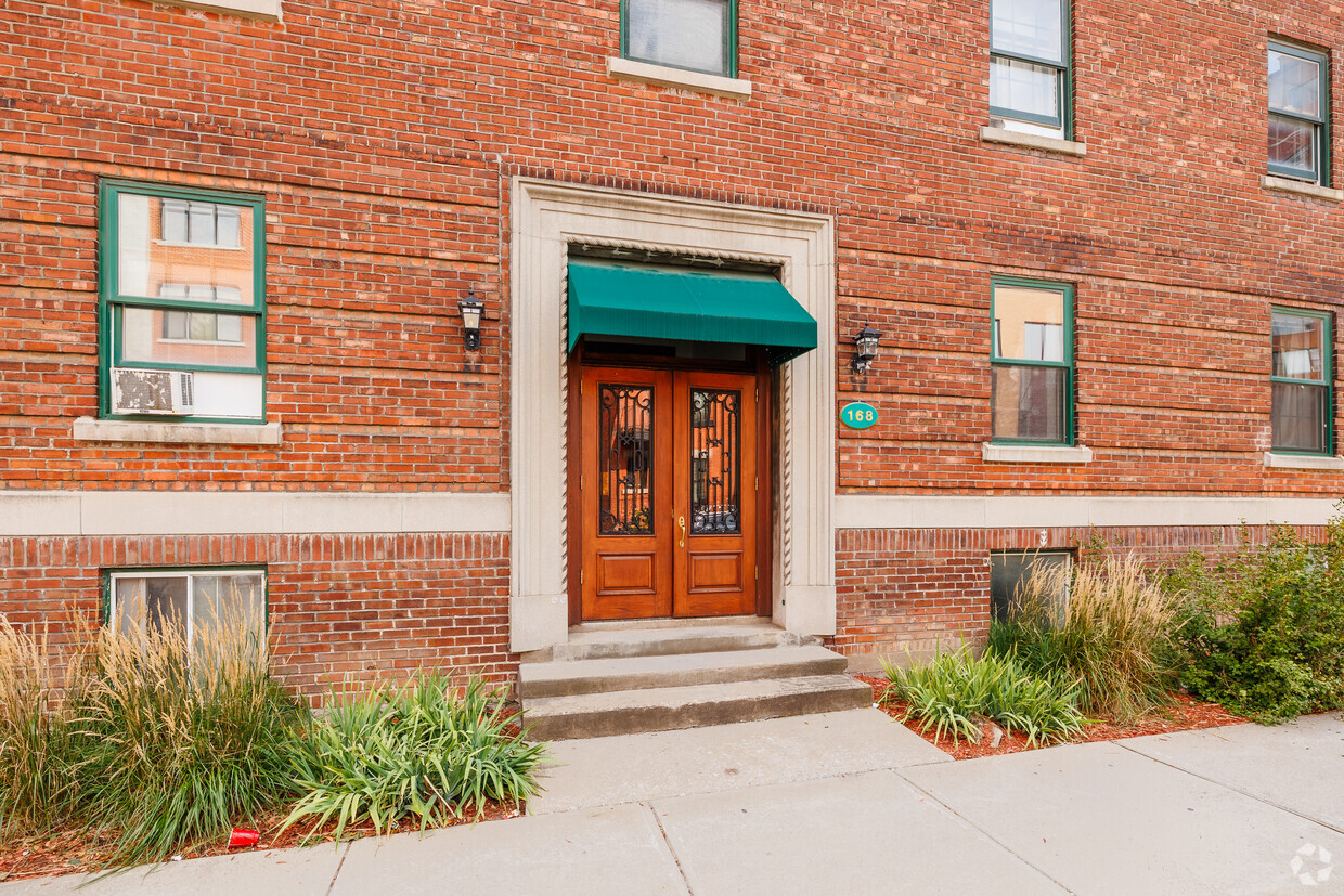 Building Photo - 168 Av Metcalfe