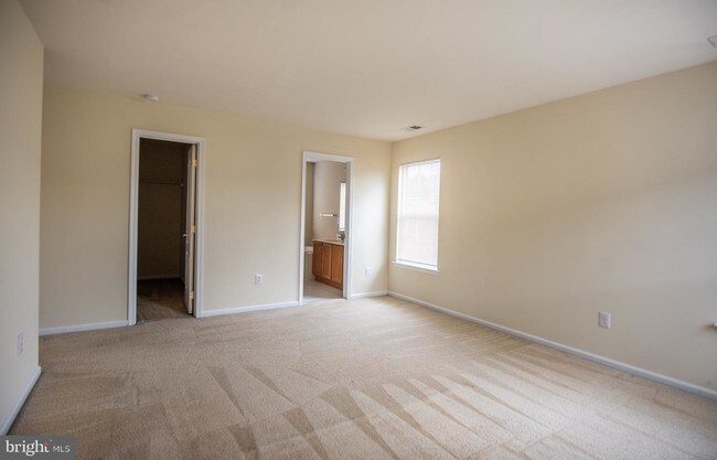 Building Photo - 9 Sagamore Ln