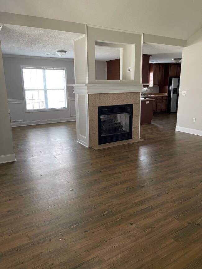 Building Photo - 117 Amber Dr