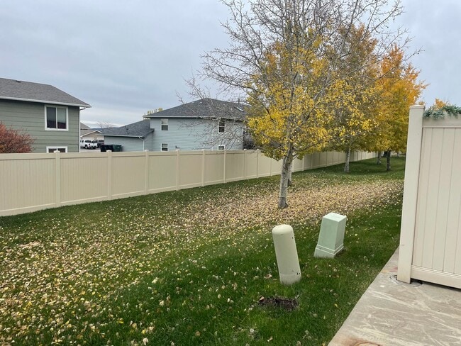 Building Photo - Nice 3 bed 2 bath townhouse in the Heights!