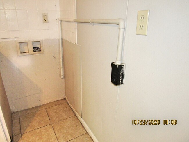 Building Photo - 5801 Westhaven Dr, Indpls, IN 46254