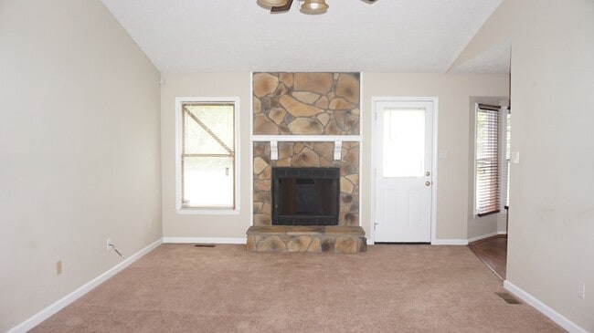 Building Photo - 1332 Oak Knolls ~ Lake Rim Shores