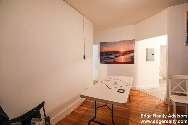 Building Photo - 150 Amory St