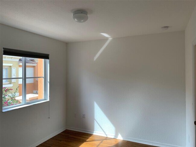 Foto del edificio - 8944 SW 18th St