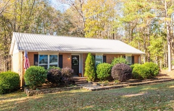 Building Photo - 1339 Sanders St