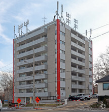 Building Photo - 551 Eglinton Ave E