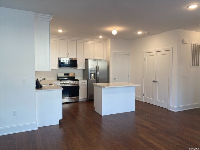 Foto del edificio - 117 White Rose Ln
