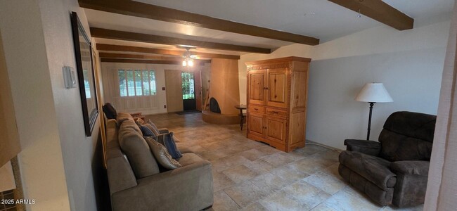 Foto del edificio - 7744 E Camelback Rd