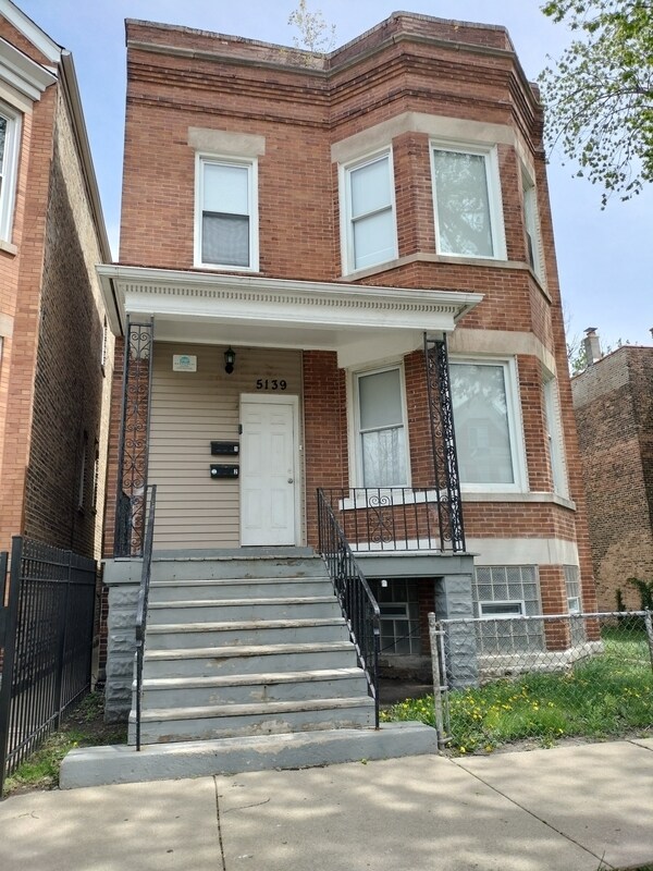 Primary Photo - 5139 S Loomis Blvd
