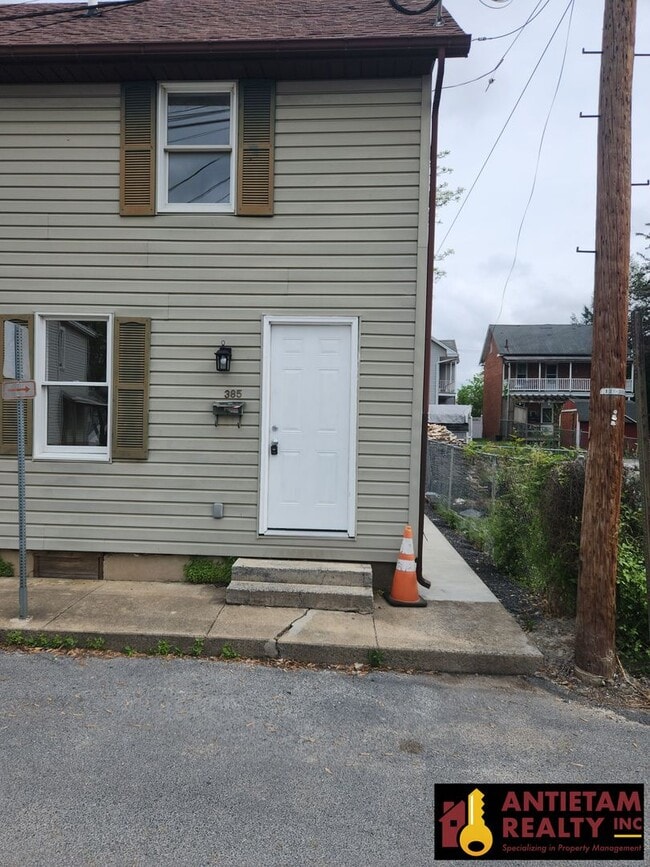 Building Photo - 383-385 Tolbert Ave